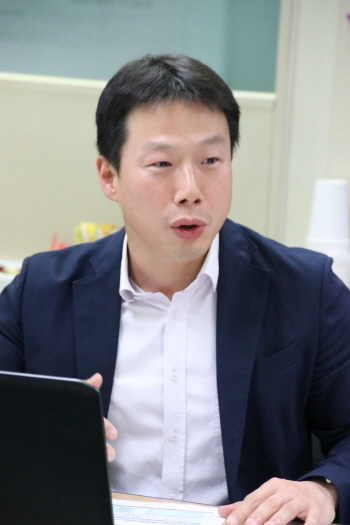 남유진 교수