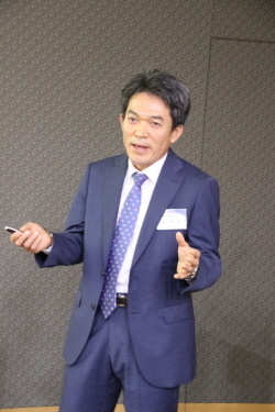 윤재동 디앤이에스 대표
