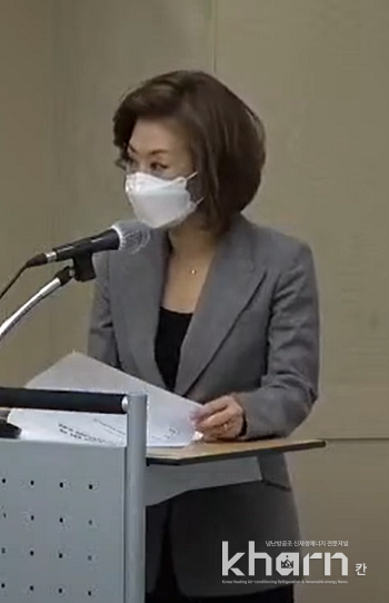 양이원영 의원(국회 기후위기 그린뉴딜연구회 연구책임의원)이 발언하고 있다.