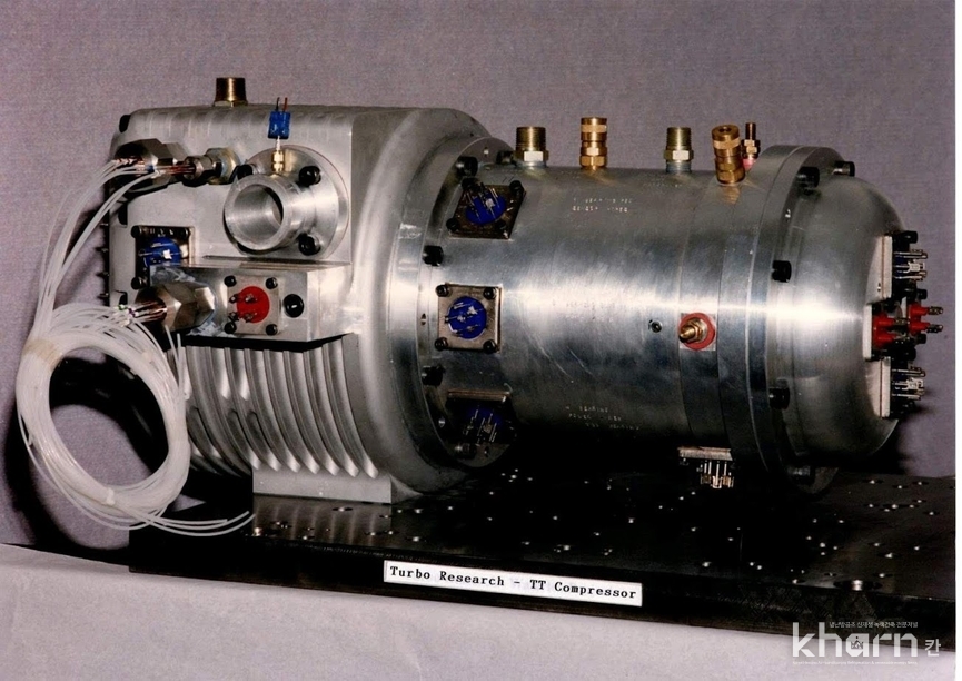 Turbocor® Compressor 초창기 모델. 