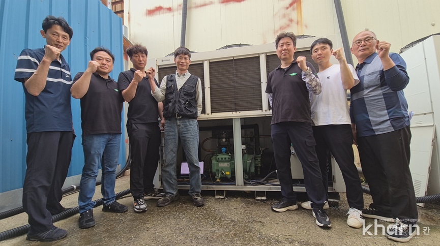 이번 프로젝트에 참여한 김창민 삼영종합기기 이사, 박윤호 부장, 박정철 BITZER Koea차장, 박동렬 DL냉동 대표, 박용진 삼영종합기기 팀장, 박찬규 BITZER Korea차장, 정한진 삼영종합기기 과장가 기념촬영하고 있다.